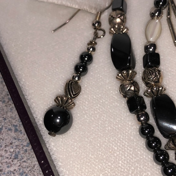 Hematite necklace and earring set - Picture 6 of 7
